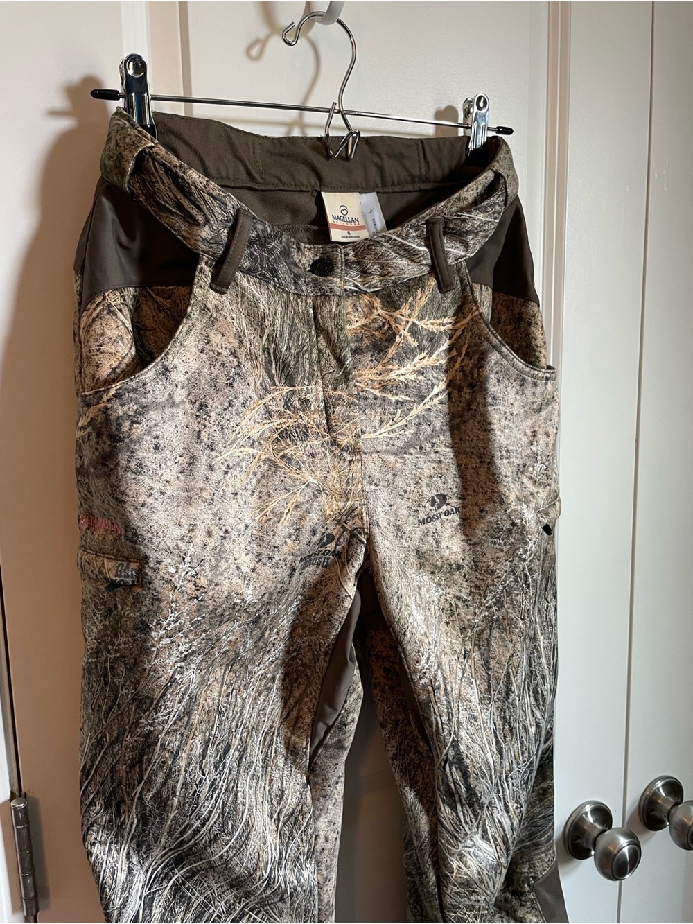 Magellan Outdoors Mossy Oak Brush Hunting Pants Women’s Pink Stitch Small Camo